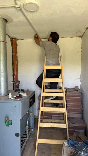 Trabajo en la instalación de detección