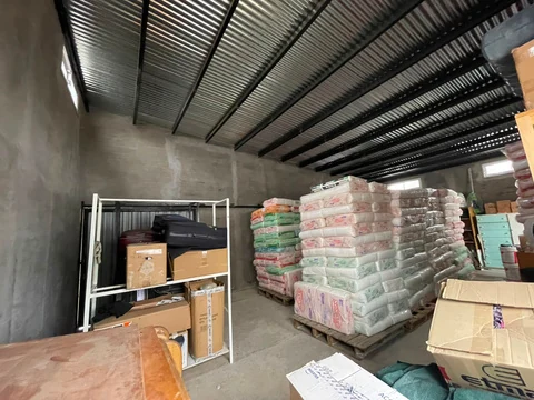 Insumos y pañales almacenados actualmente en el depósito
