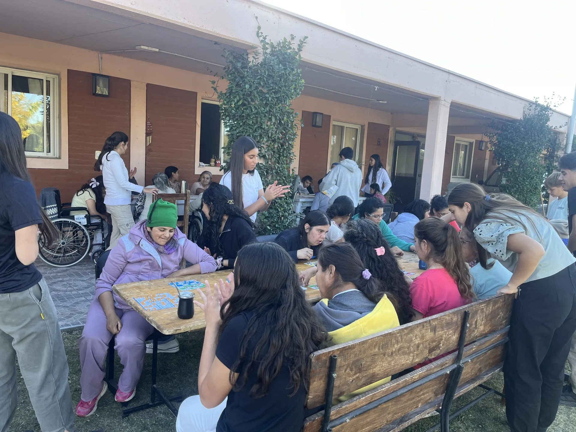 Voluntarios de Fundación UNCOVE en San Rafael, foto 1